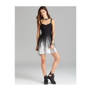 FREE PEOPLE OMBRÉ FOIL LACE MINI DRESS
Sz S